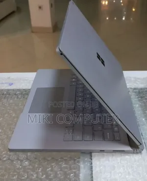 New Laptop Microsoft Surface 16GB Intel Core i7 SSD 256GB