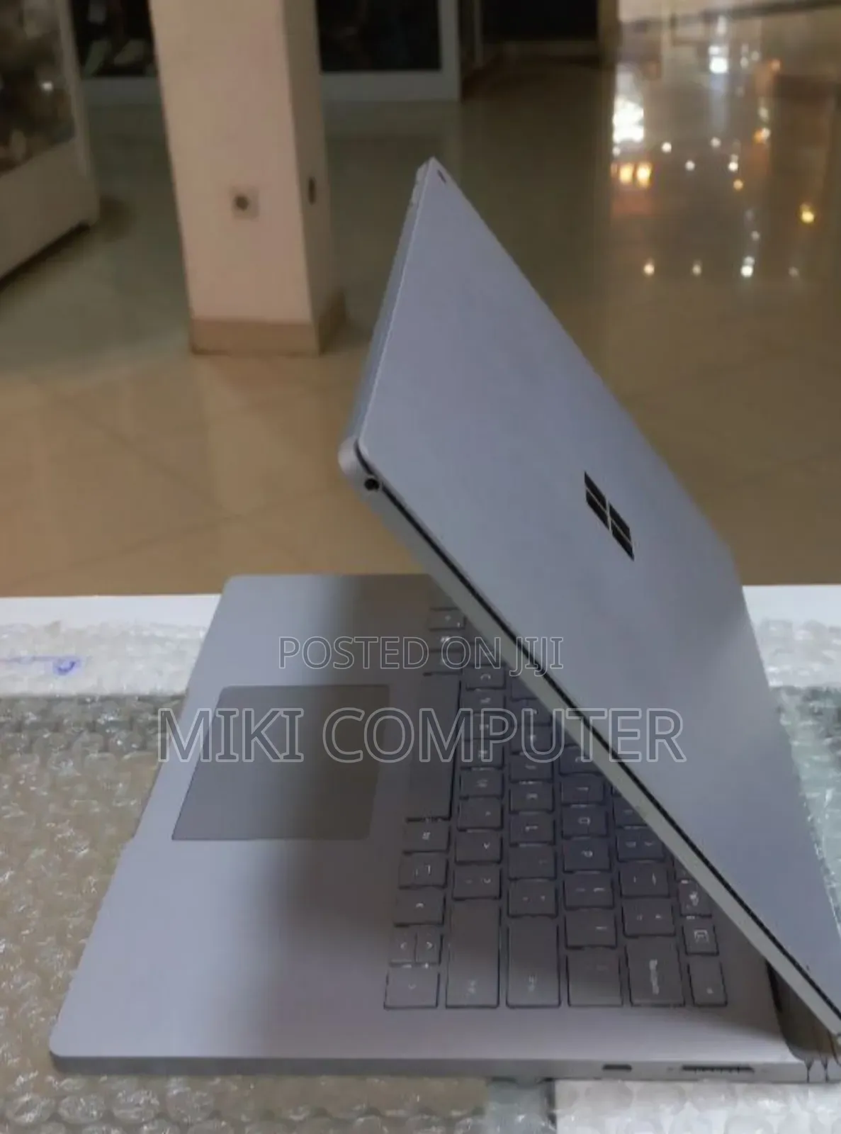 New Laptop Microsoft Surface 16GB Intel Core i7 SSD 256GB