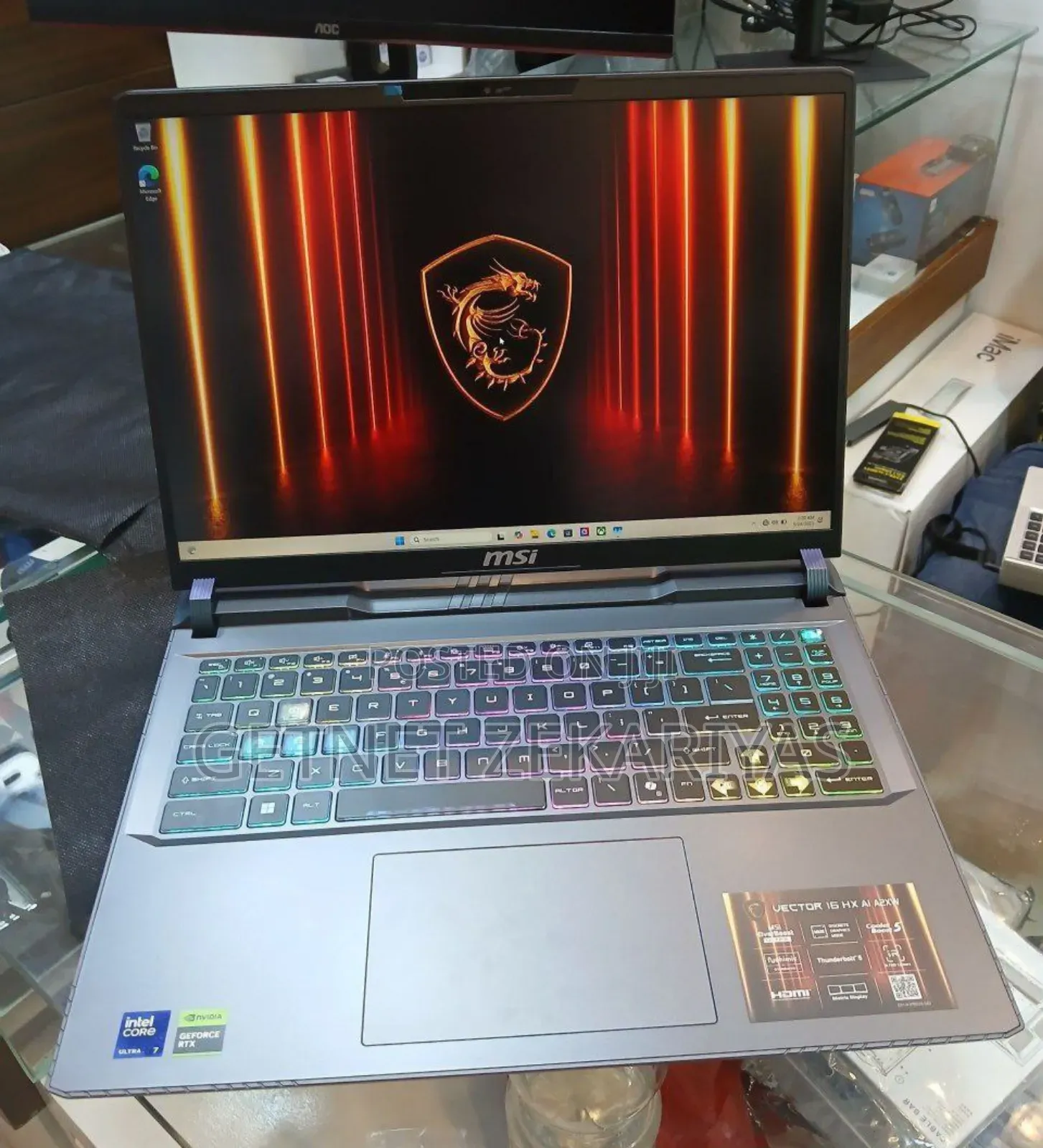 New Laptop MSI Vector 16 HX AI A2XWIG 16GB Intel Core Ultra 7 SSD 1T