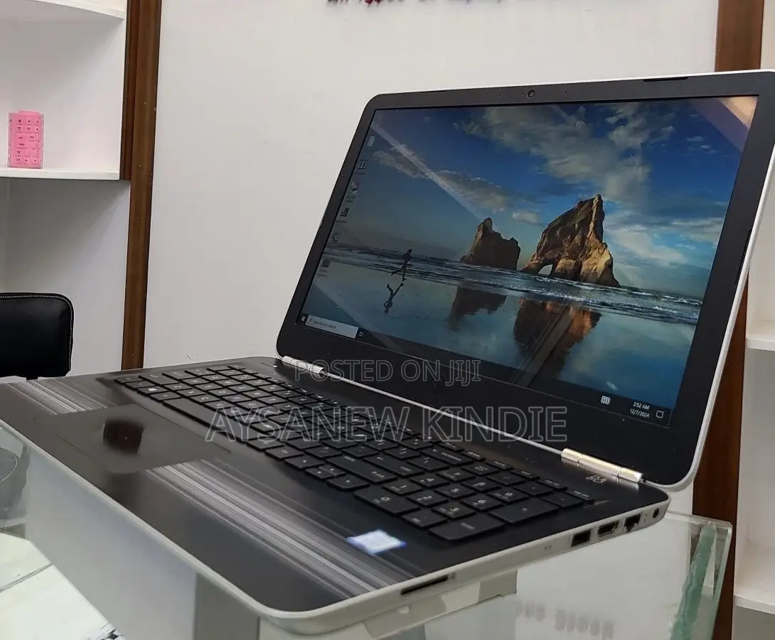 New Laptop HP Pavilion 10 8GB Intel Core I5 SSD 1T