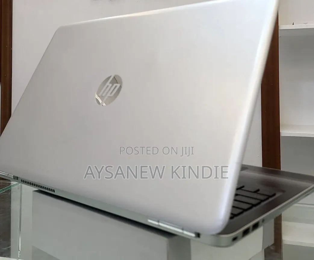 New Laptop HP Pavilion 10 8GB Intel Core I5 SSD 1T