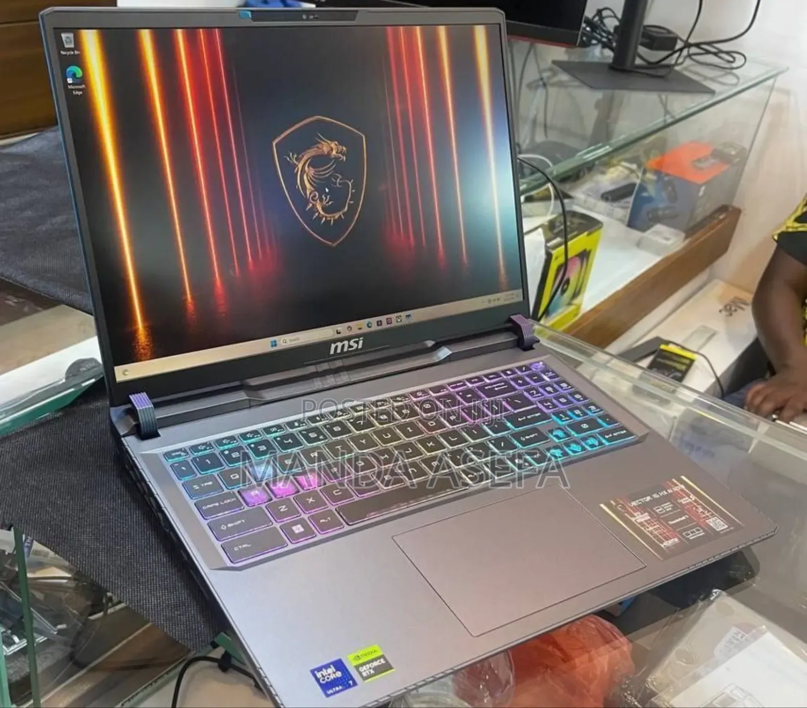 New Laptop MSI 16GB Intel Core Ultra 7 SSD 1T