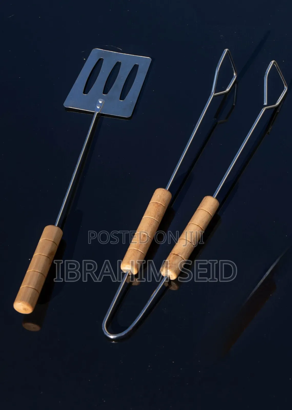 2 -Piece BBQ Tool Set With Wooden Handles