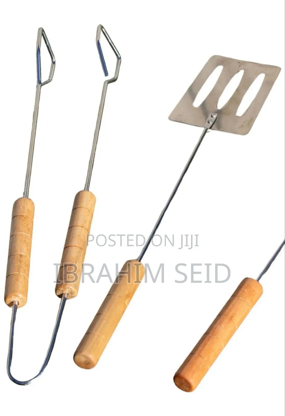 2 -Piece BBQ Tool Set With Wooden Handles