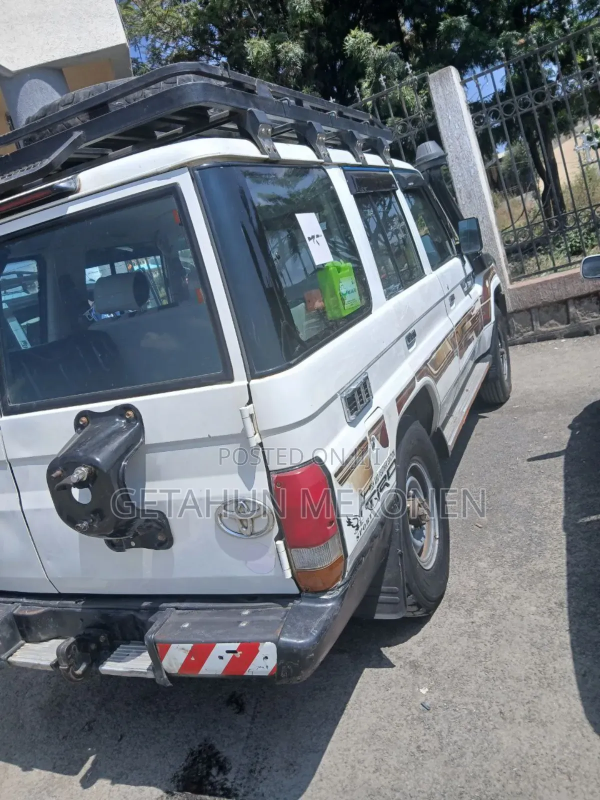 Toyota Land Cruiser 2011 White