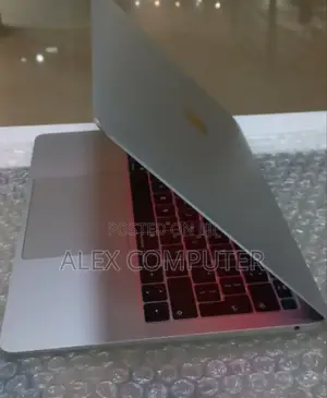 New Laptop Apple MacBook Air 2018 8GB Intel Core I5 SSD 128GB