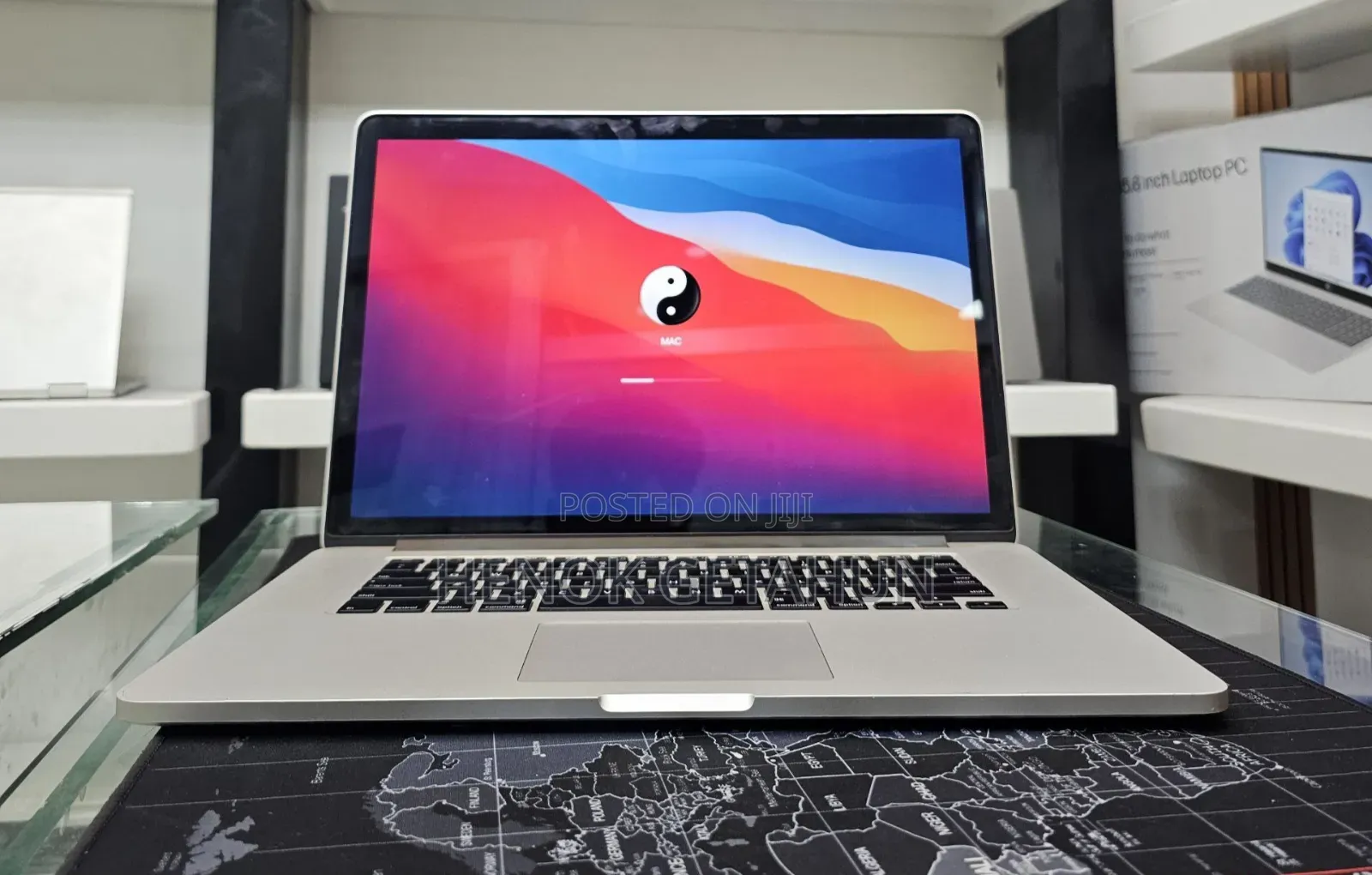 New Laptop Apple MacBook Pro 2015 16GB Intel Core I7 SSD 256GB