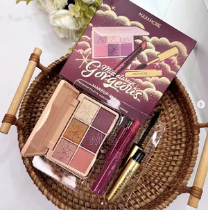 Makeup Kit 3 Pieces Eyeshadow Lipstick Eyeshadow Palette