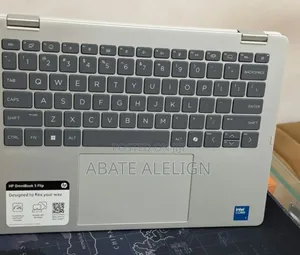 New Laptop HP OmniBook 5 Flip 16GB Intel Core I7 SSD 512GB