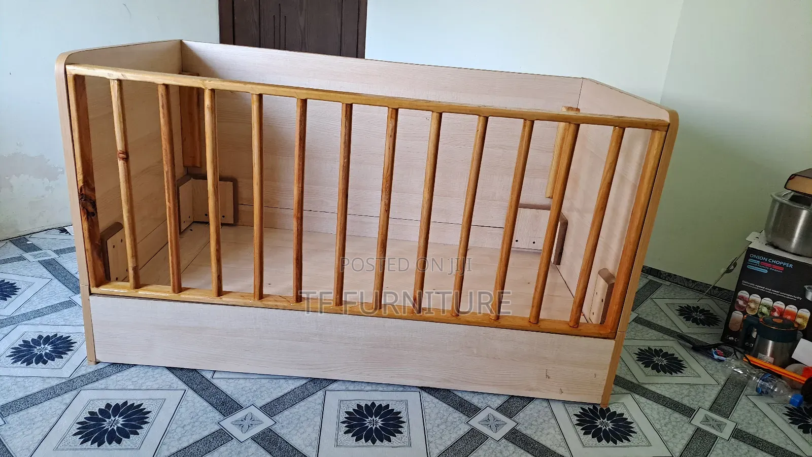 Kids Bed. (Crib)