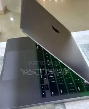 New Laptop Apple MacBook Pro M1 16GB Apple M1 Pro SSD 256GB