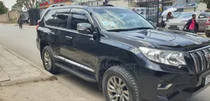 Photo - Toyota Land Cruiser Prado 2.8 2017 Black