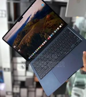 New Laptop Apple MacBook Air 2022 M2 8GB Intel Core M2 SSD 256GB