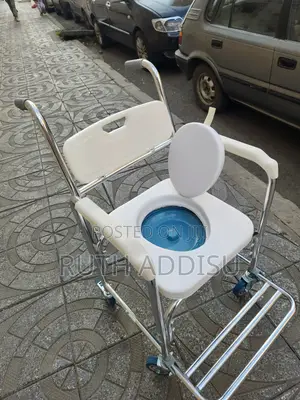 Photo - Commode Wheelchair奢望wheelchair載入wheelchair短期wheelchair俠義wheelchair New