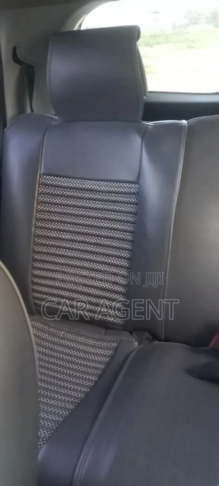 Toyota Yaris 2012 Silver