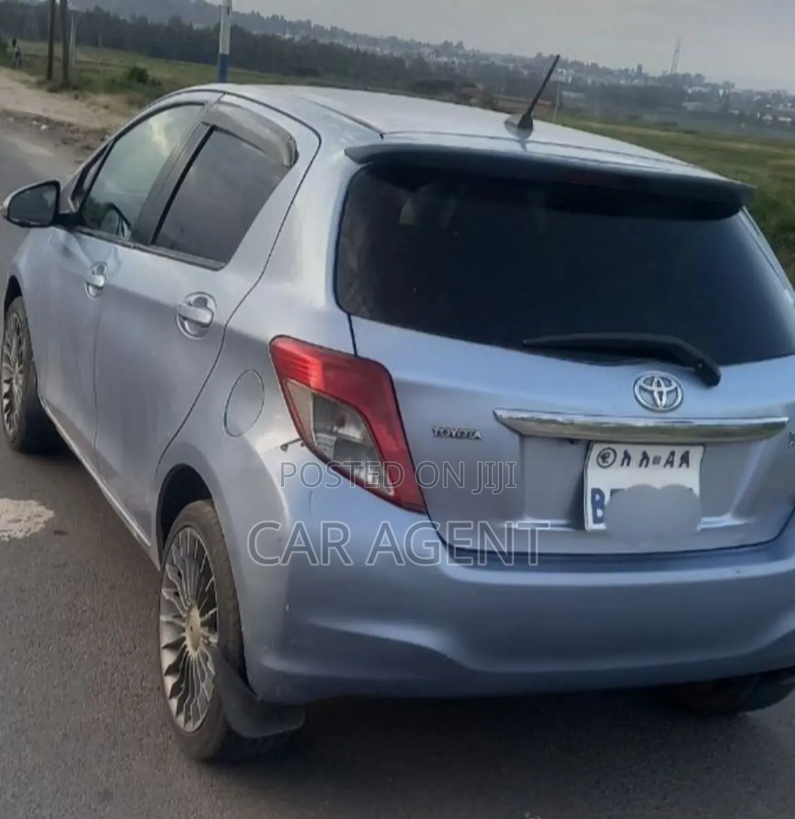 Toyota Yaris 2012 Silver