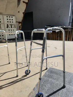 Brand New Walker膽小almunium Stainless Walker垂釣walking Frame Walker