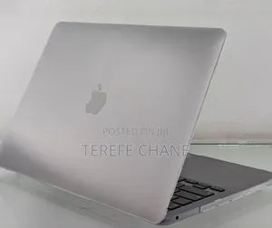 New Laptop Apple MacBook Pro 2022 M2 8GB Intel Core I5 SSD 256GB