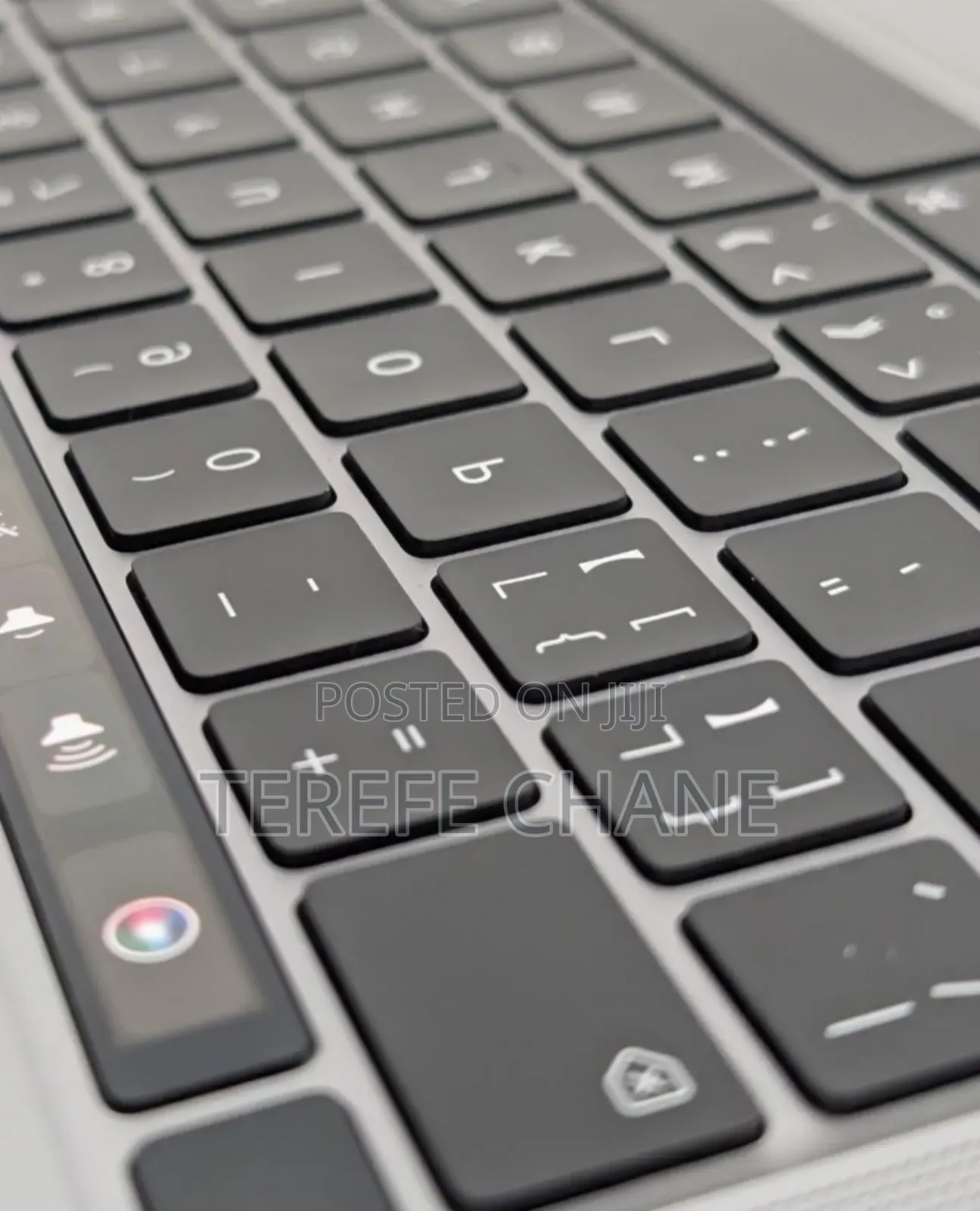 New Laptop Apple MacBook Pro 2022 M2 8GB Intel Core I5 SSD 256GB