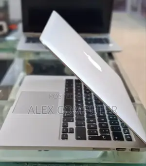 New Laptop Apple MacBook Pro 2014 8GB Intel Core I7 SSD 256GB