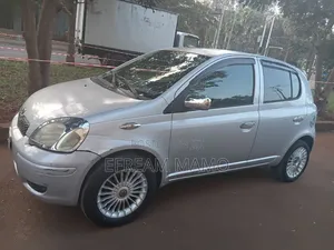 Toyota Vitz 2004 Silver