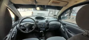 Toyota Vitz 2004 Silver