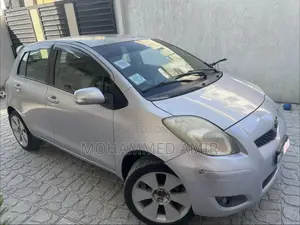 Photo - Toyota Yaris Base Hatchback 3dr 2010 Silver