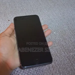 Photo - Apple iPhone 8 Plus 64 GB Black