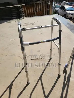 Photo - Walker朱朱foldable Brand New Almunium Walker製成foldable Walked朱明walker