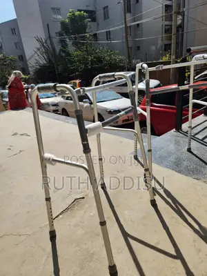 Photo - Almunium Walker麵包walker朱諾foldable Walker腕錶medical Walker脆弱walker New