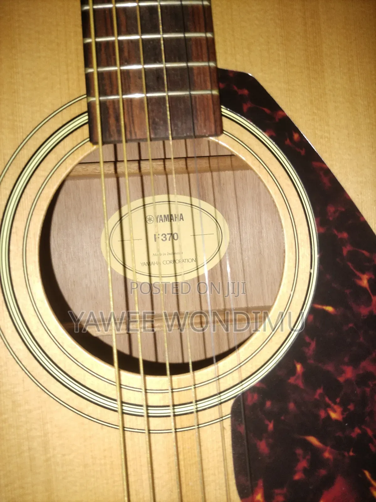 Yamaha 370 Full Acoustic Guitar Original