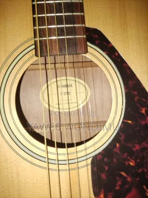 Yamaha 370 Full Acoustic Guitar Original