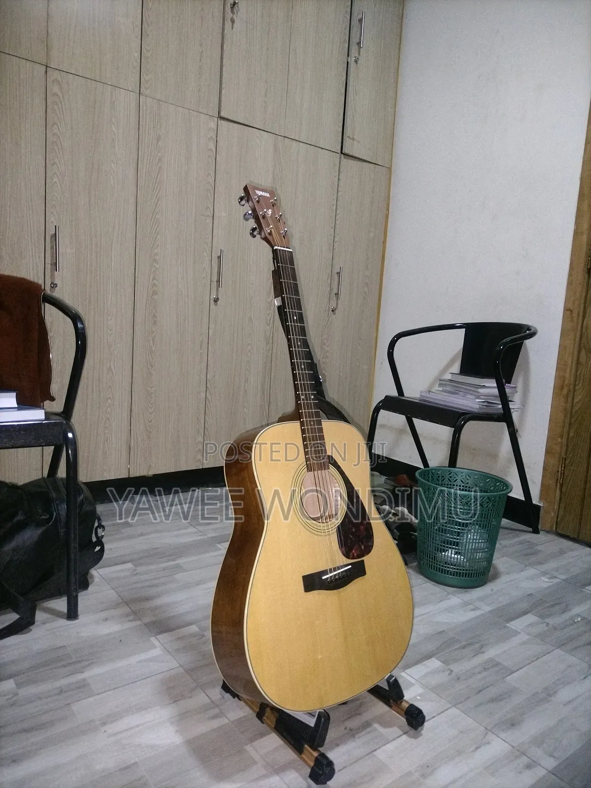 Yamaha 370 Full Acoustic Guitar Original