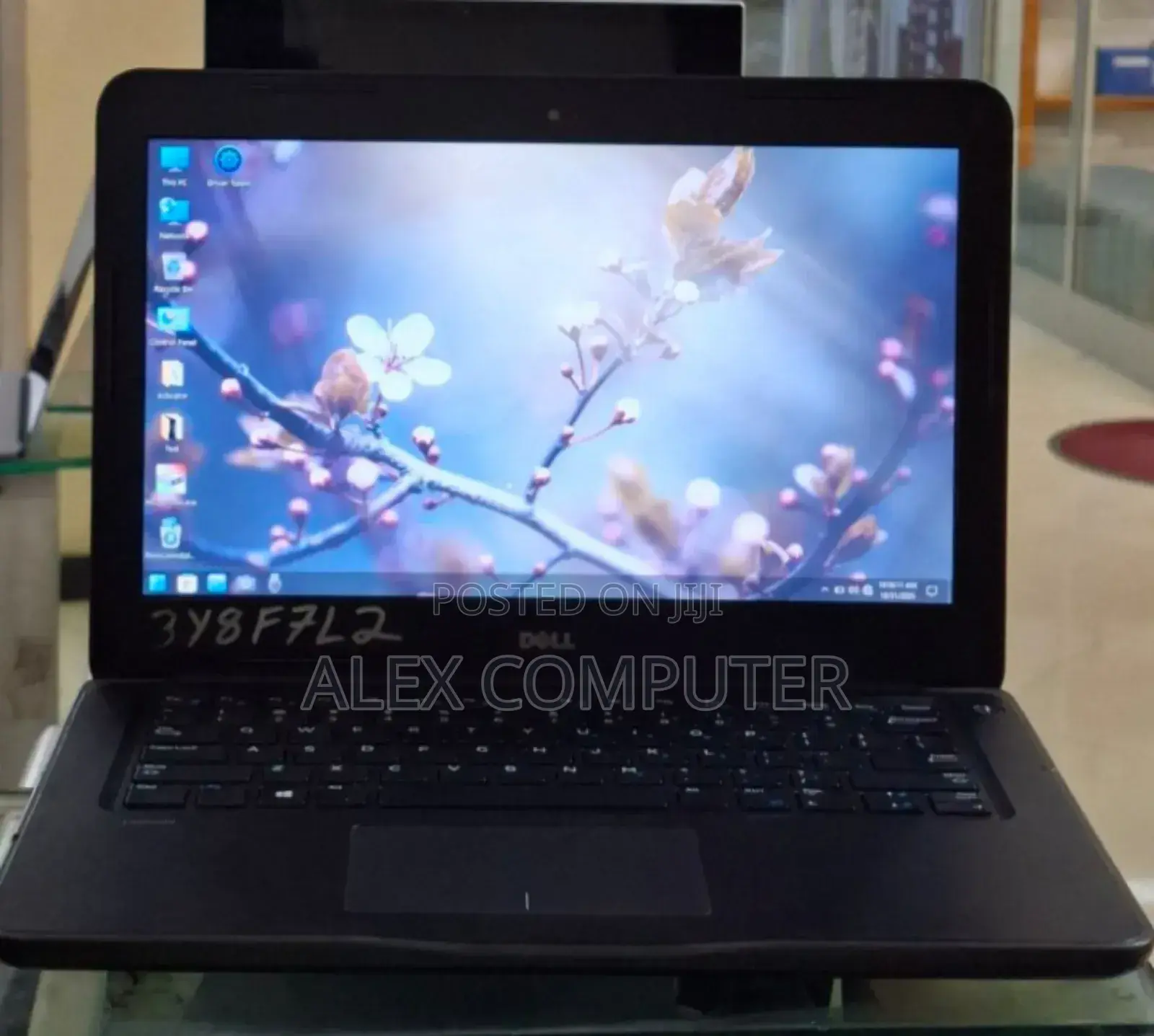 New Laptop Dell Latitude 3380 8GB Intel Core I5 SSD 256GB