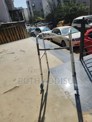 Brand New Walker第一foldable Walker軍奔walker輕易medical Walker腕三walker