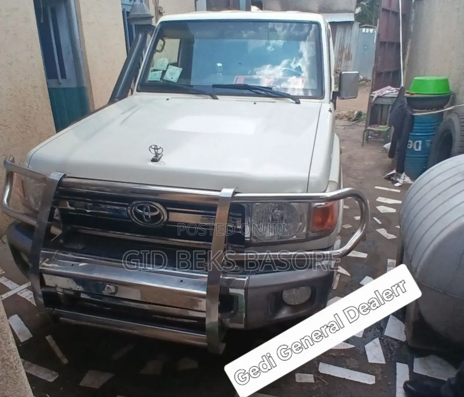 Toyota Land Cruiser 2014 White