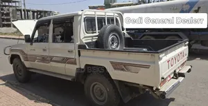 Toyota Land Cruiser 2014 White