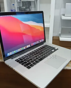 Photo - New Laptop Apple MacBook Pro 2015 16GB Intel Core I7 SSD 256GB