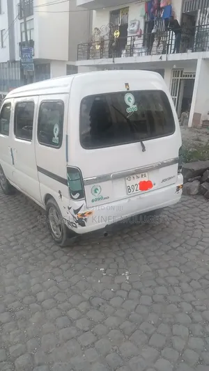 Suzuki Every 2000 White