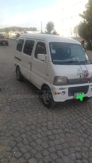 Suzuki Every 2000 White