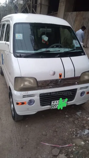 Suzuki Every 2000 White