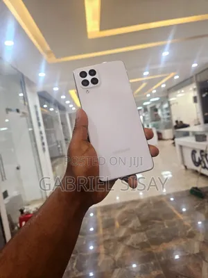 Photo - New Samsung Galaxy M53 128 GB White