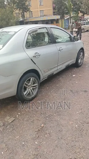 Toyota Yaris 2009 Silver