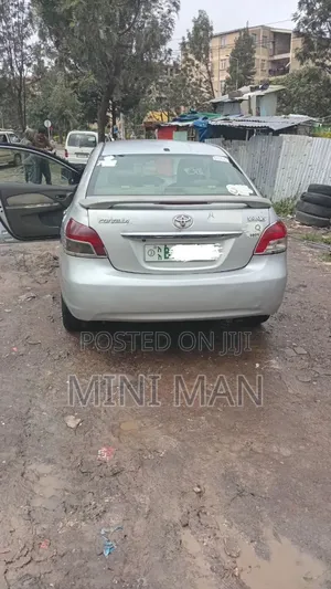 Toyota Yaris 2009 Silver