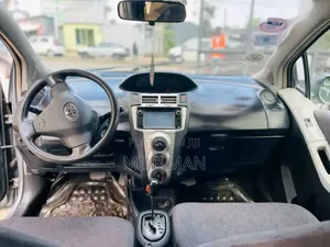 Toyota Yaris 2009 Silver