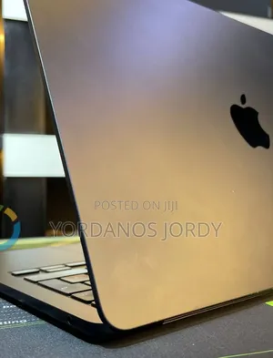 New Laptop Apple MacBook Air 2022 M2 24GB Apple M2 SSD 1T