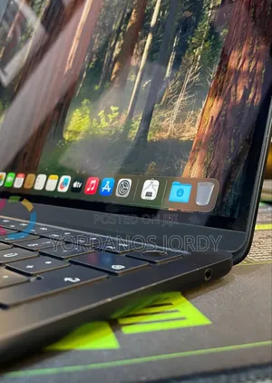 New Laptop Apple MacBook Air 2022 M2 24GB Apple M2 SSD 1T