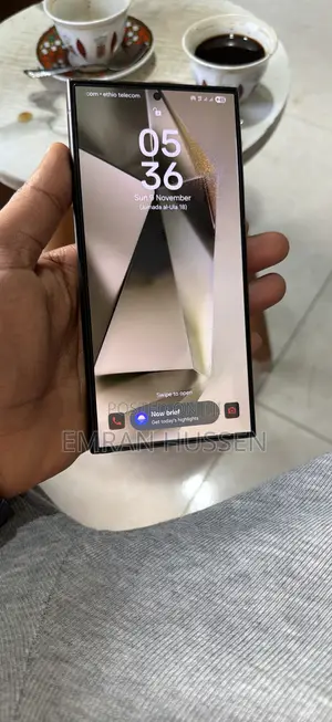 Photo - Phone Urgent