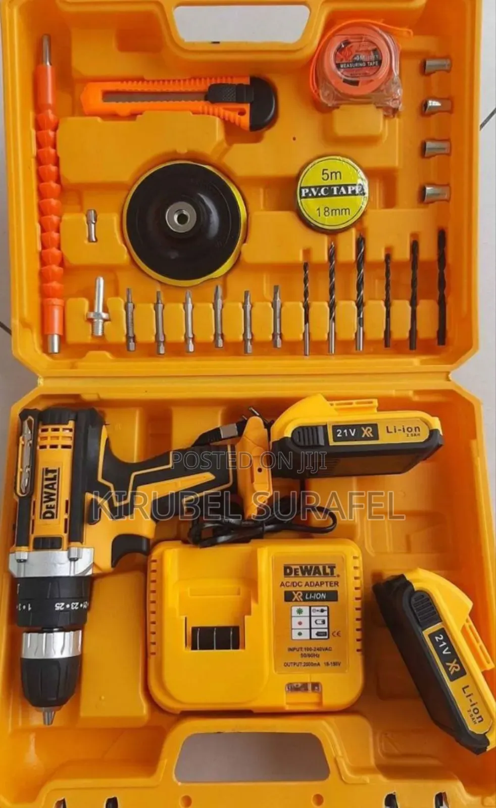 Dwalt Drill With Acessories