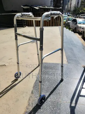 Photo - Almunium Well Balanced Medical Walker製程walker承認medical Walker管制walker